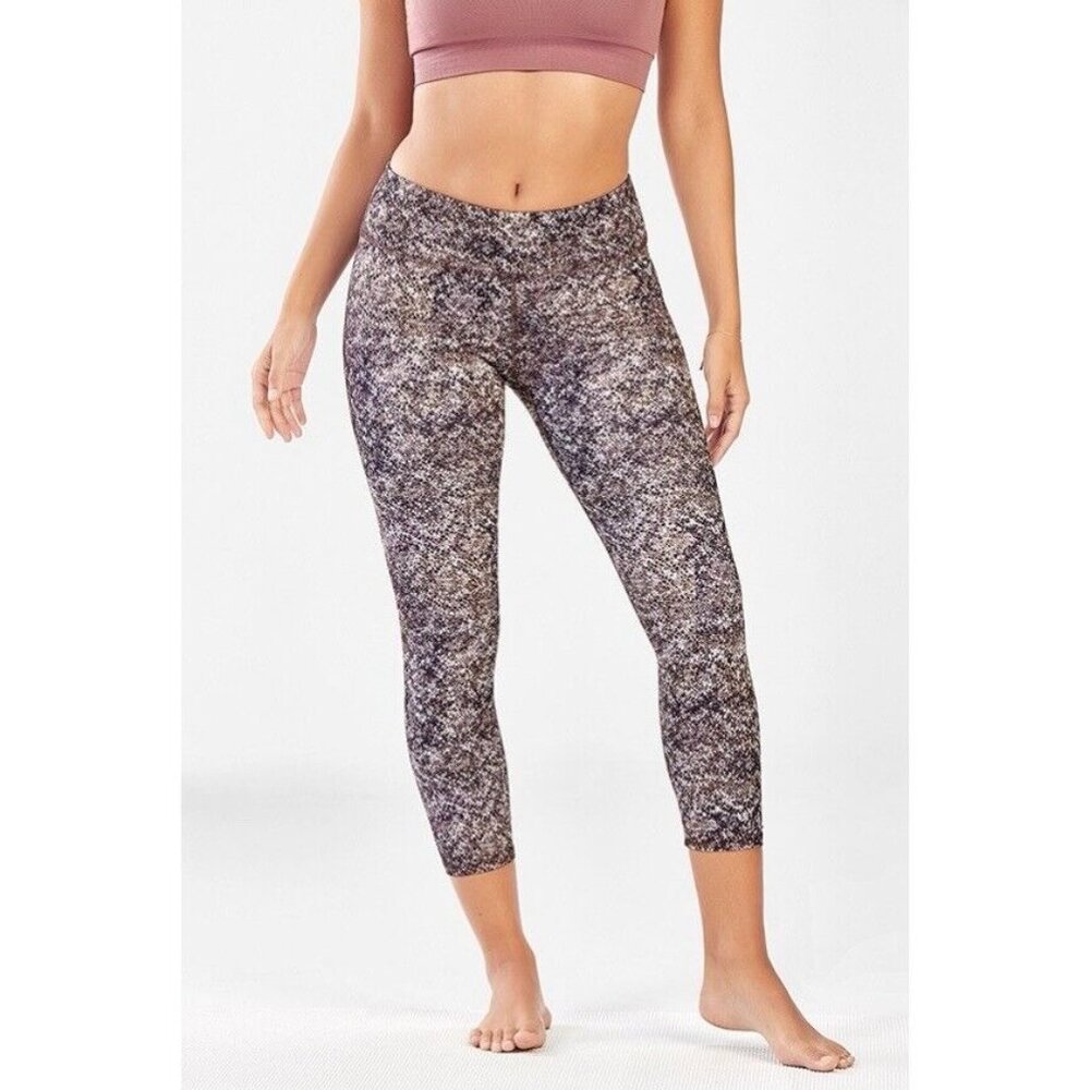 Fabletics Define PowerHold Mid-Rise Capri Serpentine Active Leggings Womens XXL